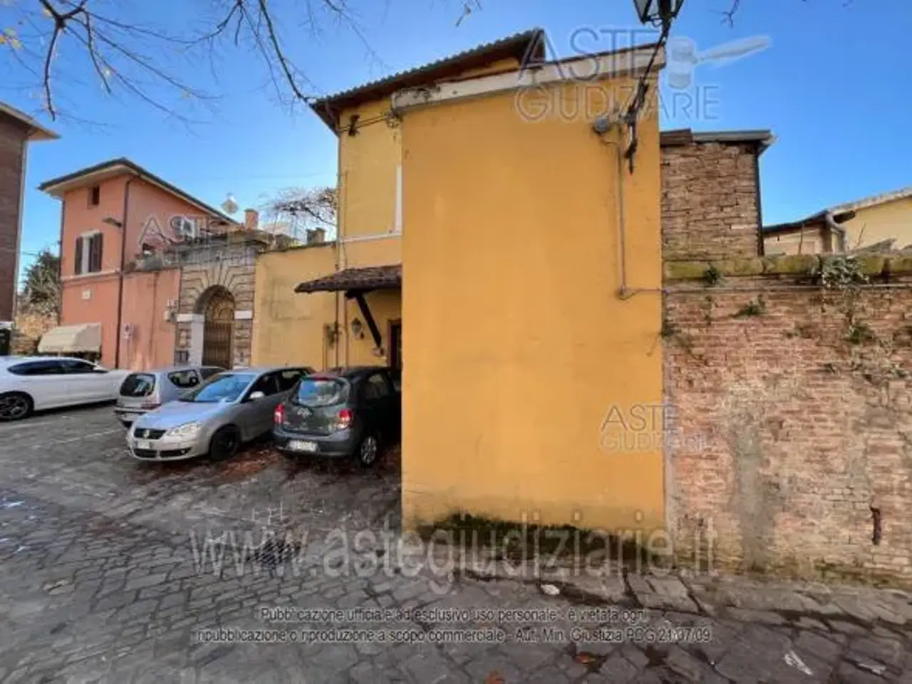 Fabbricato misto in Piazza dei Partigiani, Fabriano, {3} - Foto 1