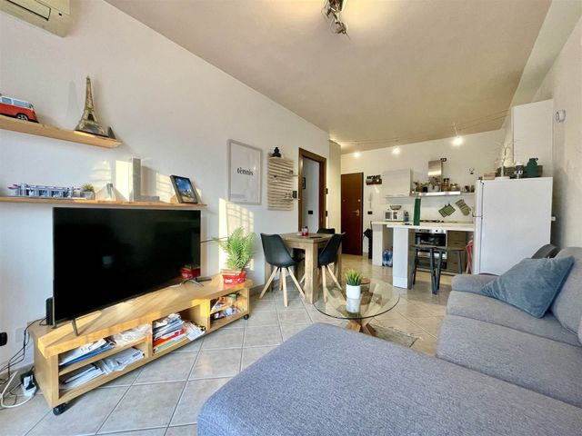 2-room flat in {3}, - Photo 1