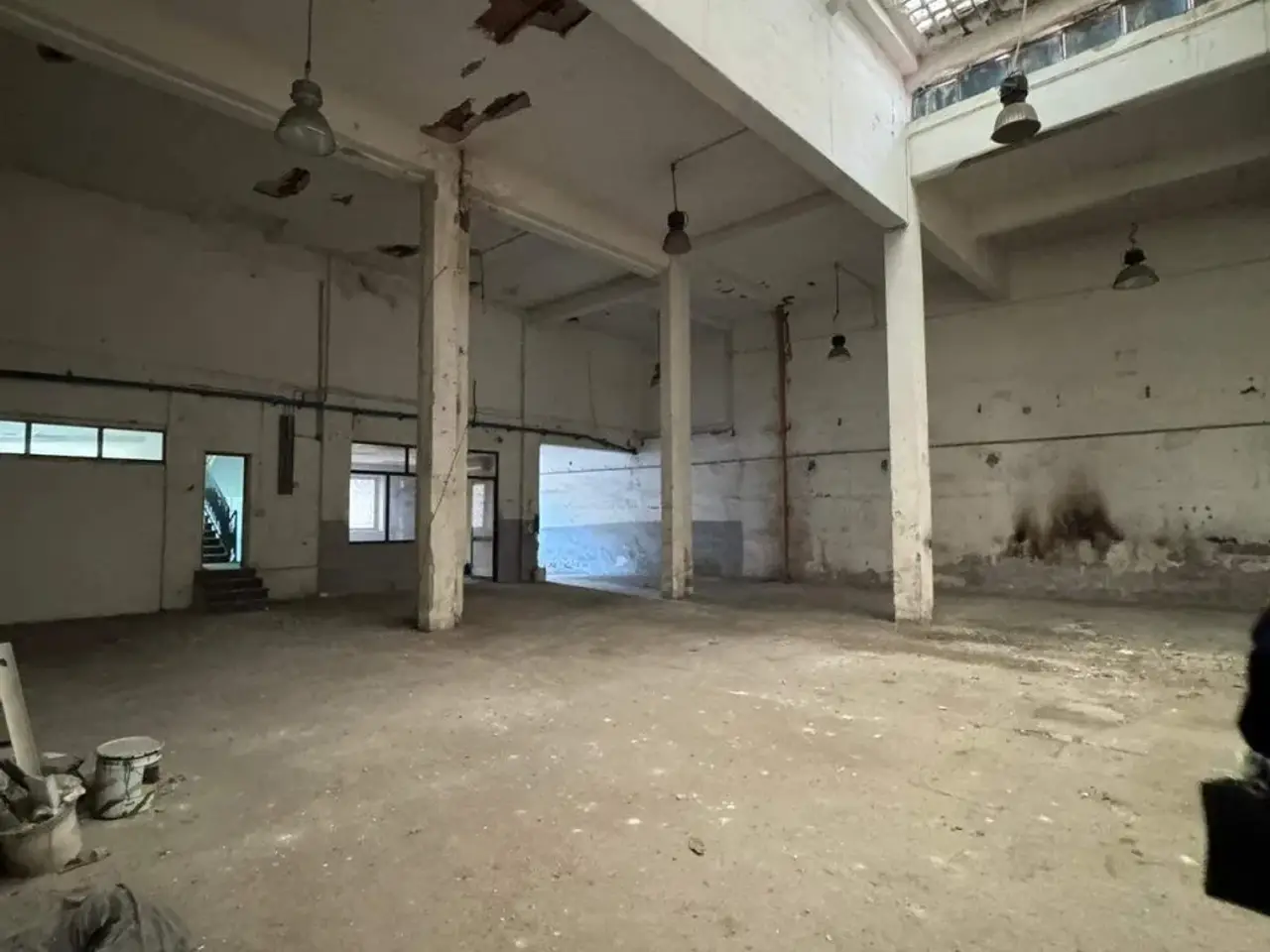 Laboratorio in Via Ponti Rossi 180, Napoli, {3} - Foto 2