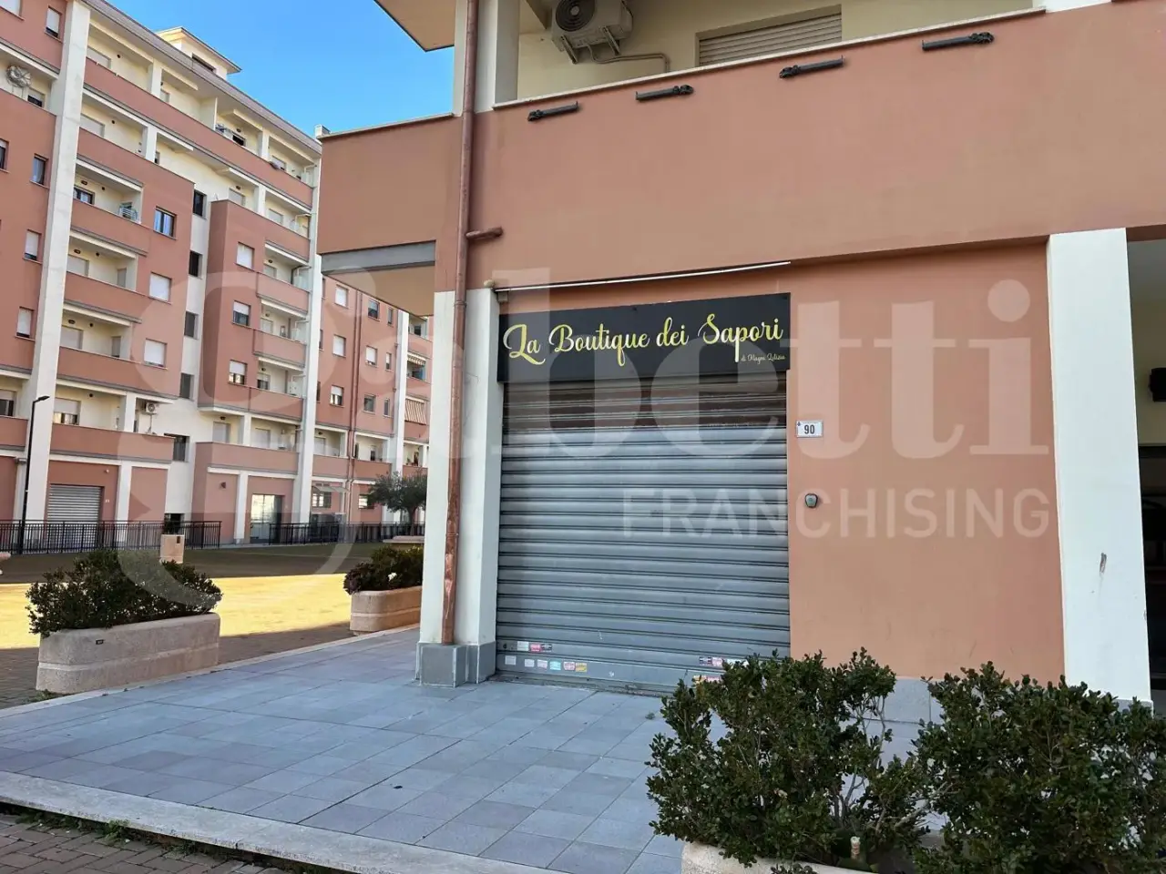 Negozio in Via Augusto 90, Aprilia, {3} - Foto 1