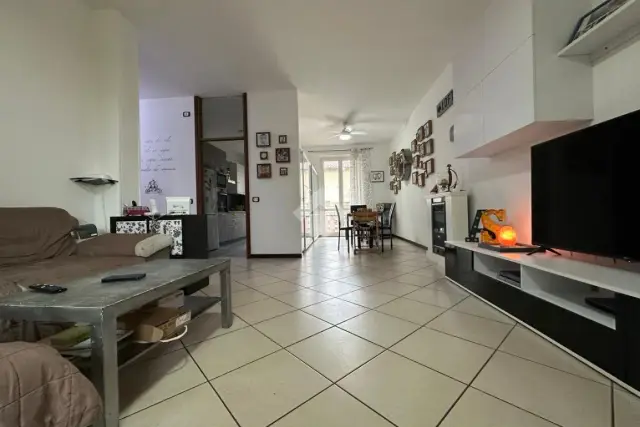 4-room flat in Via Antonio Gramsci 3, Bussero - Photo 1