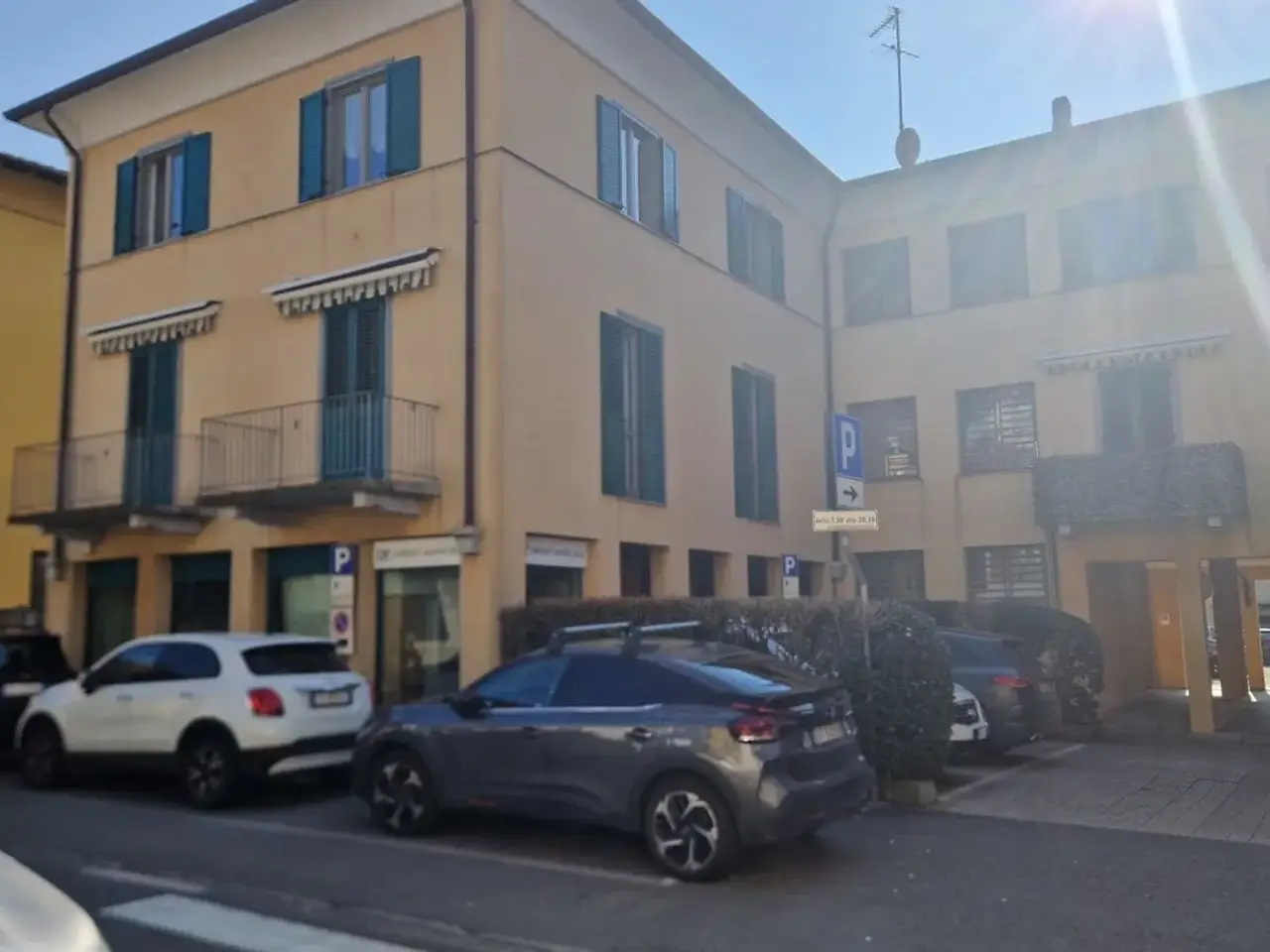 Negozio in Via Volta 11/B, Albavilla, {3} - Foto 1