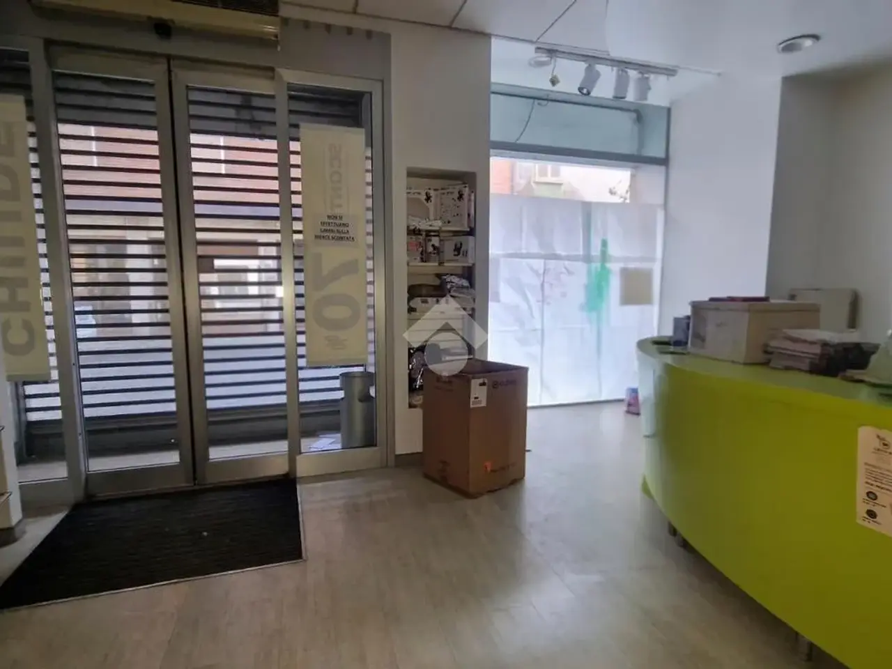 Negozio in Via Emilia 66, Imola, {3} - Foto 1