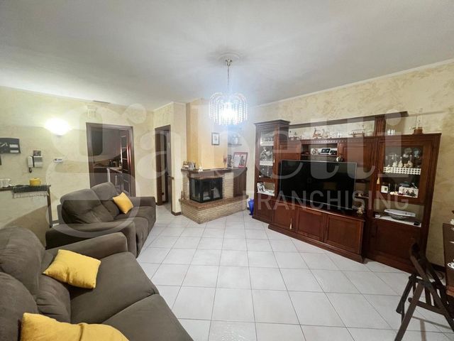 4-room flat, Spoleto - Photo 1