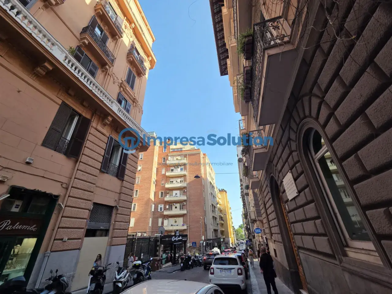 Negozio in Via San Pasquale a Chiaia 36, Napoli, {3} - Foto 1