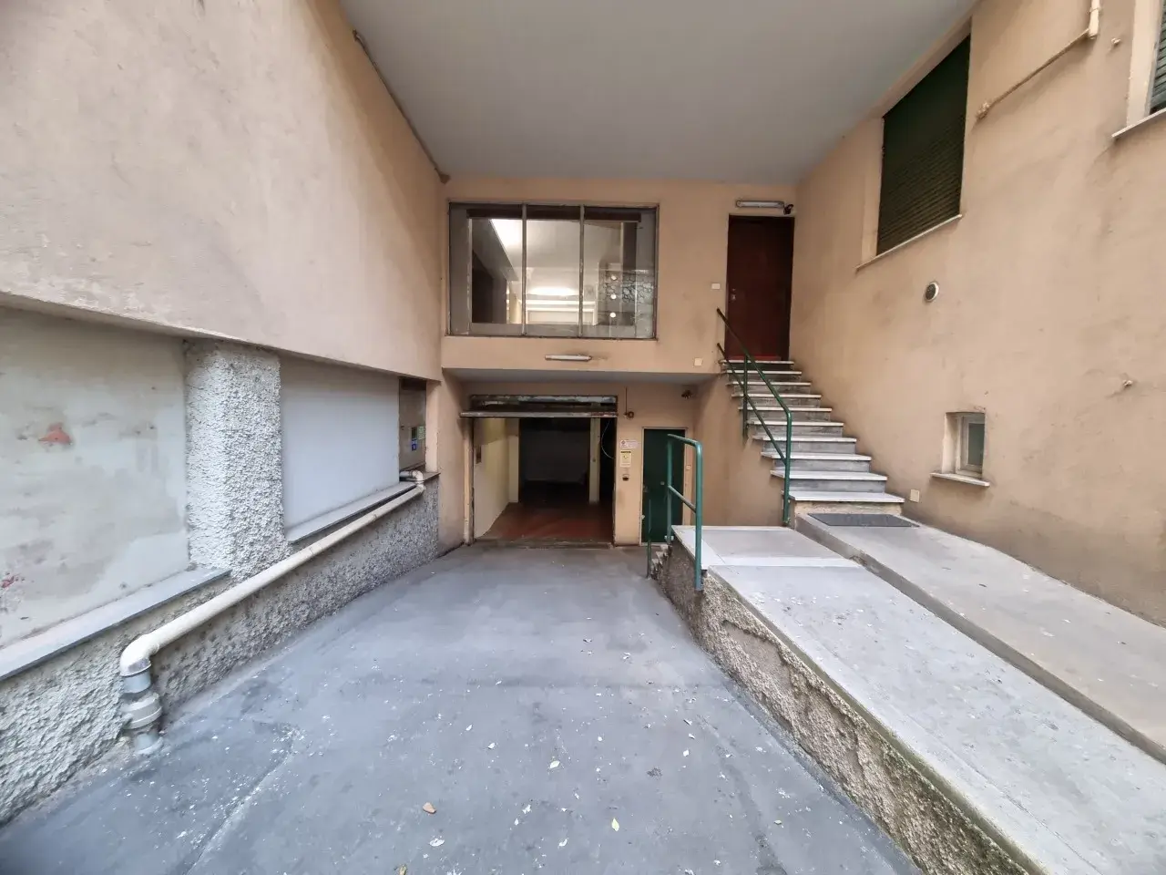 Parcheggio chiuso in Via Lodovico Ariosto 12, Genova, {3} - Foto 1