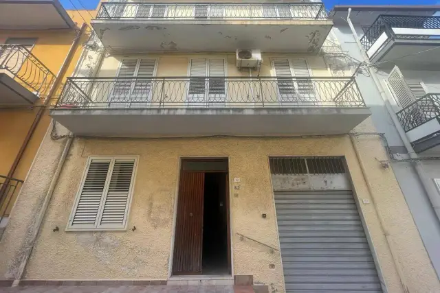 Palazzina commerciale in Via Poggio del Carancino, Siracusa - Foto 1