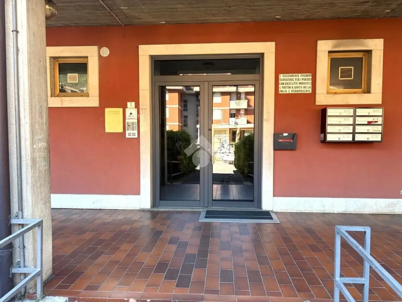Negozio in Via Antonio Gramsci 4, Pisogne, {3} - Foto 1