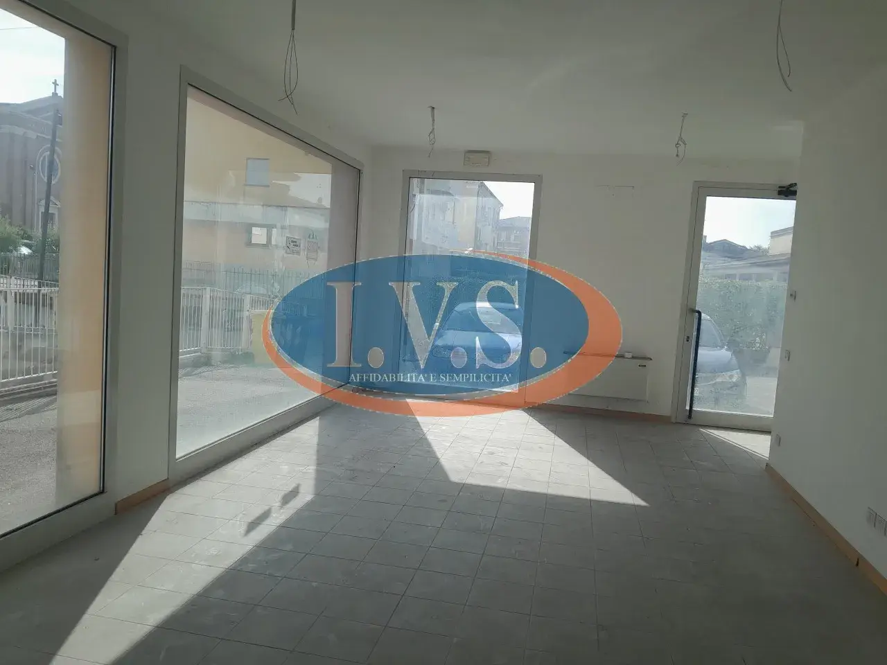 Negozio in Piazza Don Rino Brasola 17, Cervarese Santa Croce, {3} - Foto 2