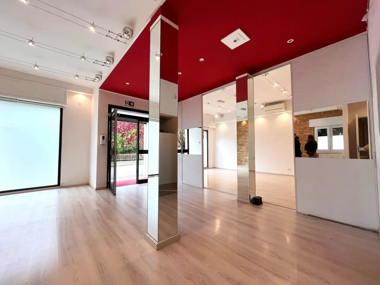Palazzina commerciale in Via Longarola, Calderara Di Reno, {3} - Foto 1