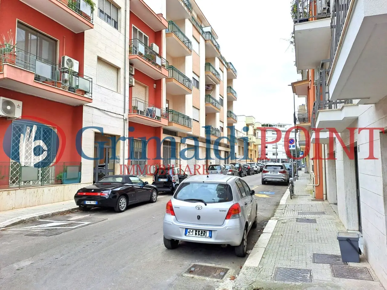 Parcheggio chiuso in Via Emilia 7, Lecce, {3} - Foto 1