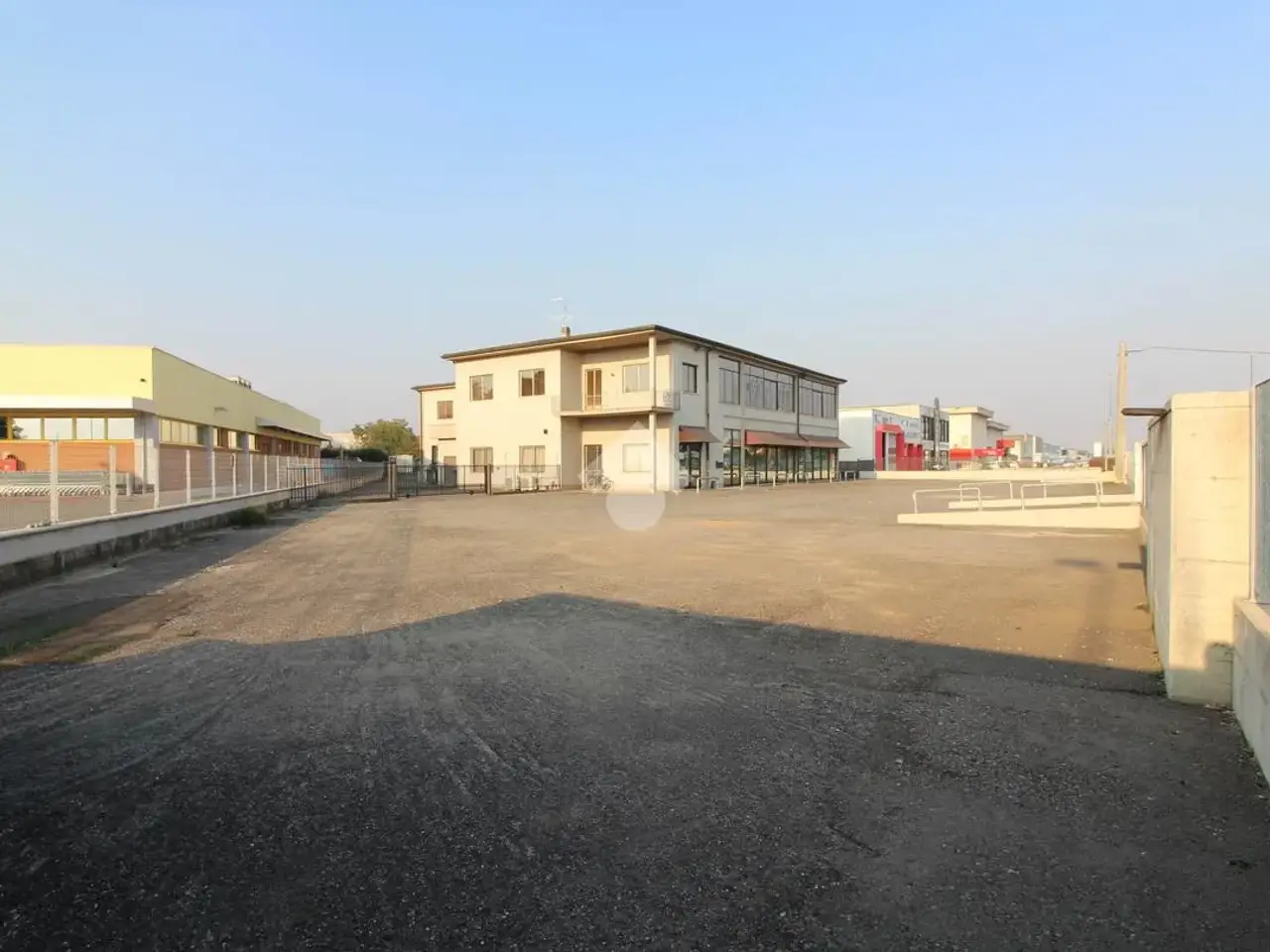 Palazzina commerciale in Viale Adua 1, Orzinuovi, {3} - Foto 1