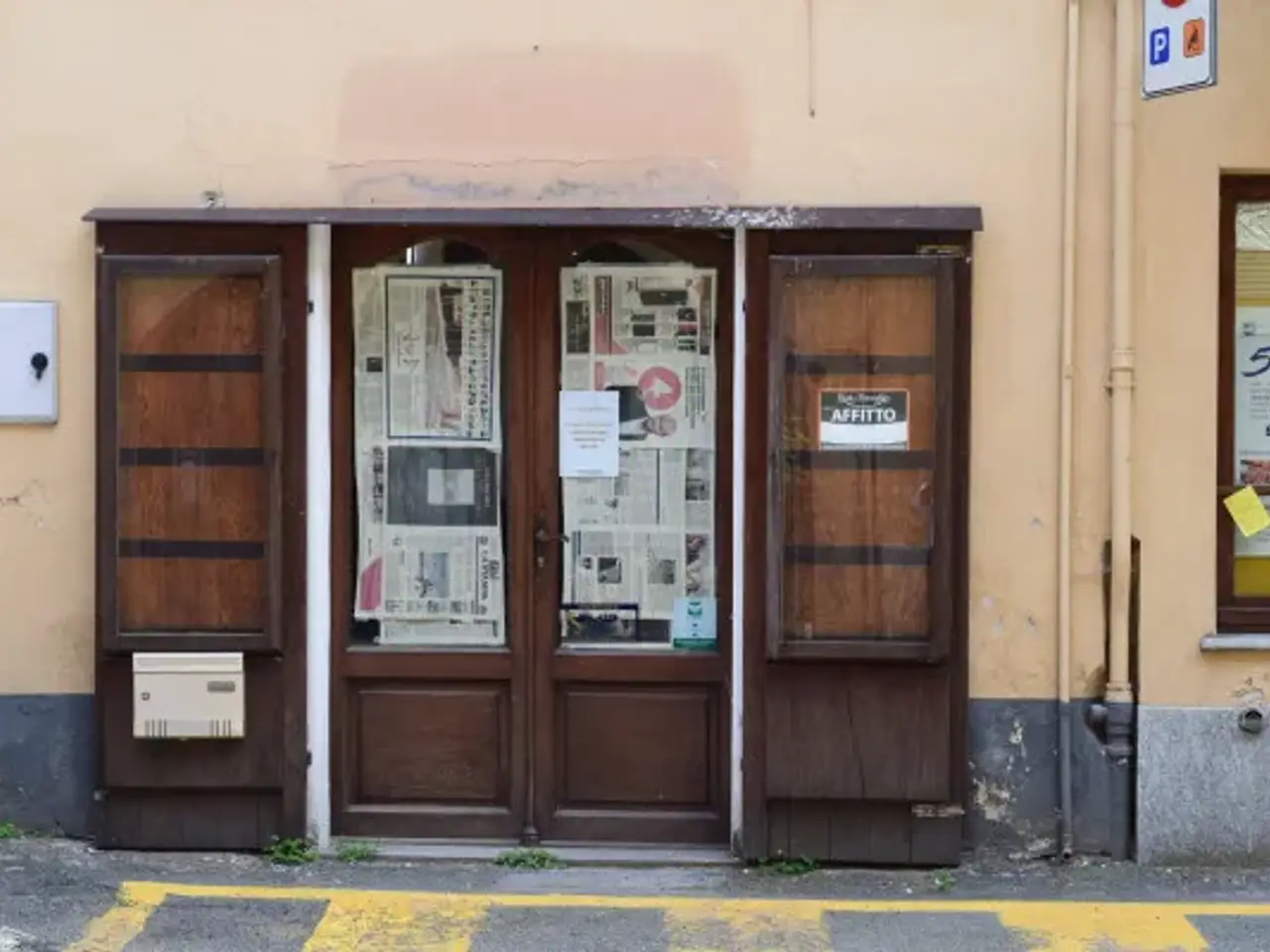 Negozio in Via Giovanni Battista Bodoni 11, Saluzzo, {3} - Foto 1