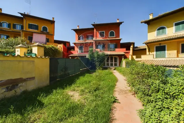 Terraced house in Via Miguel Hernandez 30, Campagnano di Roma - Photo 1