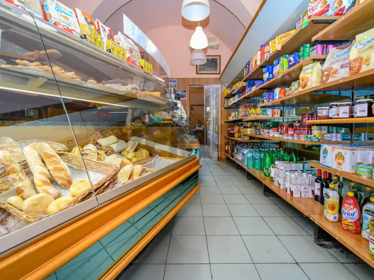 Esercizio commerciale in , Livorno, {3} - Foto 1