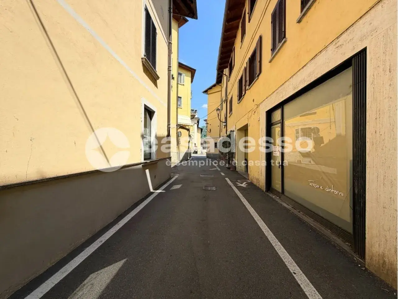 Palazzina commerciale in Via Professore Calderini 7, Borgosesia, {3} - Foto 2