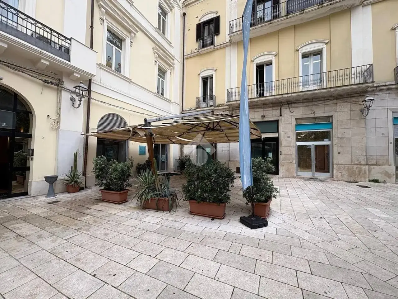 Negozio in Piazza Cairoli 8, Brindisi, {3} - Foto 1