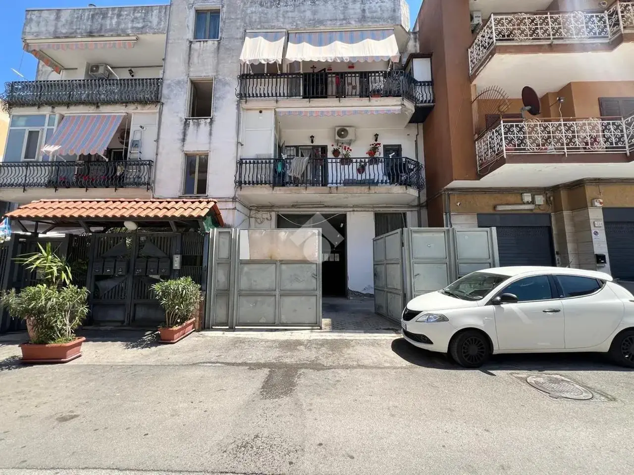 Magazzino in Via Filomena Marturano 19, Napoli, {3} - Foto 1