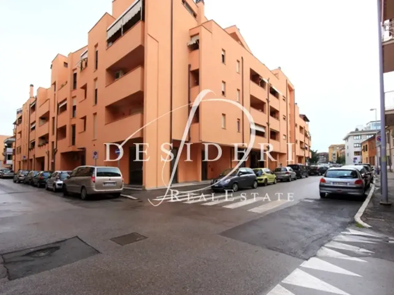 Locale commerciale in Via Lombardia 58100 Grosseto, Grosseto, {3} - Foto 2