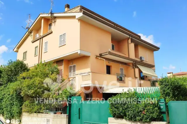 Villa in Via Tevere 48, Lariano - Foto 1