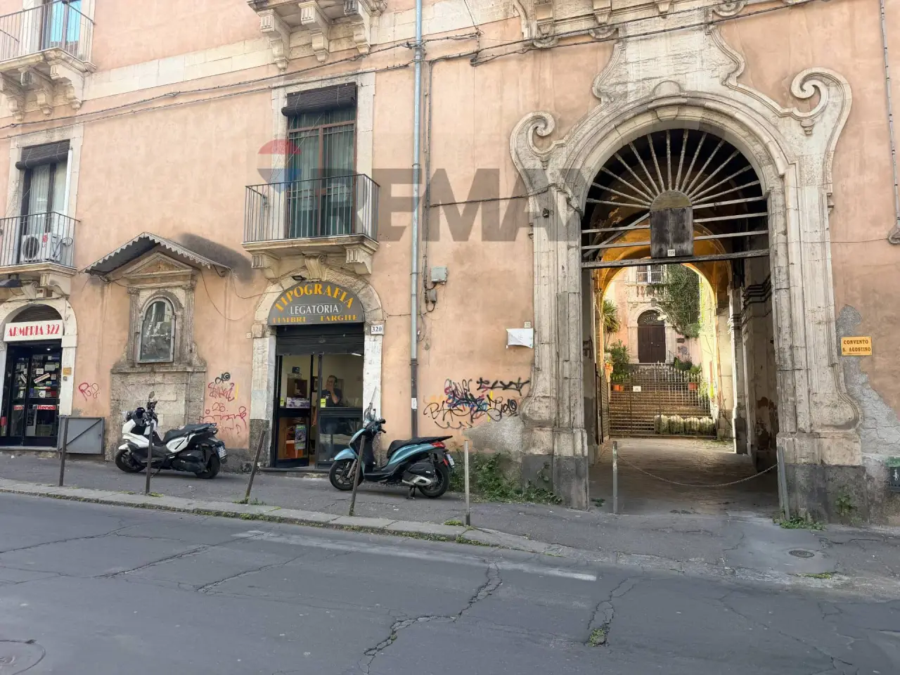 Negozio in Via Vittorio Emanuele 320, Catania, {3} - Foto 1