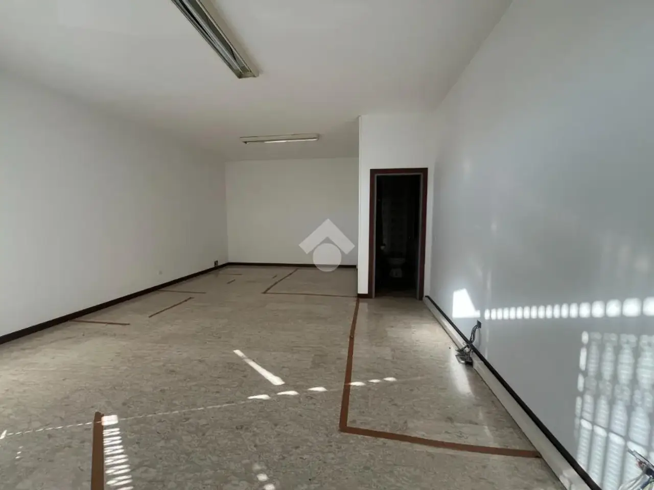 Negozio in Via Ippolito Nievo 9, Romano D'Ezzelino, {3} - Foto 2