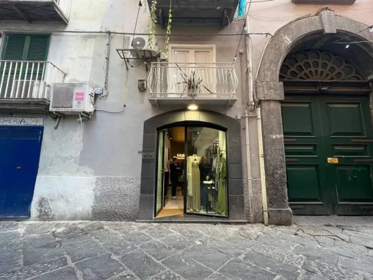 Negozio in Vico Belledonne a Chiaia, Napoli, {3} - Foto 1
