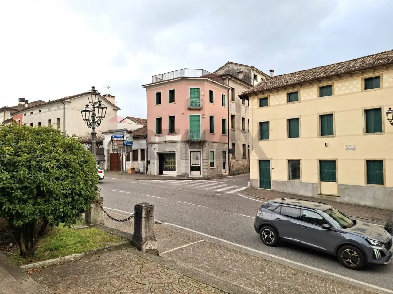 Negozio in Piazza Umberto I 1, Pieve Di Soligo, {3} - Foto 1