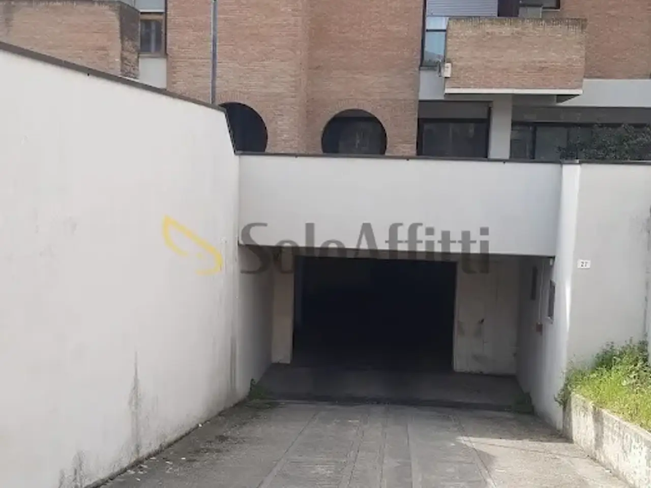 Parcheggio chiuso in Via Nazario Sauro 25, Forli', {3} - Foto 1