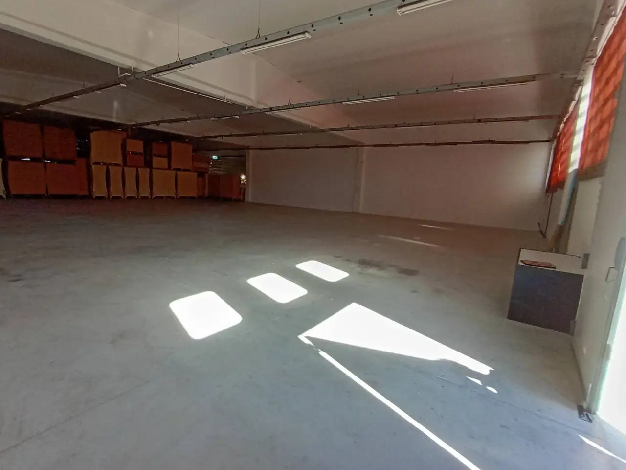 Esercizio commerciale in Via Catullo 94, Casciana Terme Lari, {3} - Foto 2