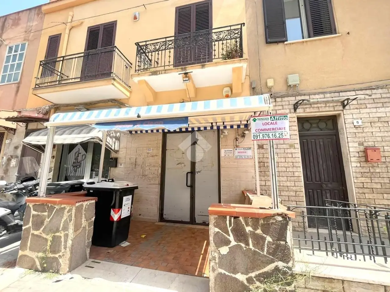 Negozio in Piazza Natale Tommaso 5, Palermo, {3} - Foto 1