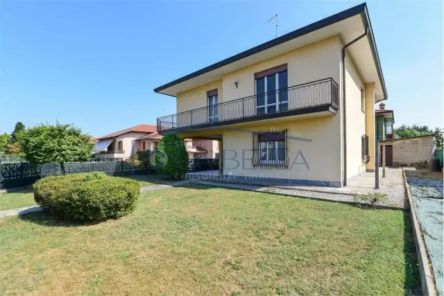 Villa in Via Regina , 18, Fino Mornasco - Foto 1