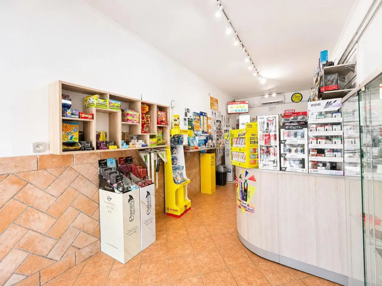 Esercizio commerciale in Via delle Azzorre, Roma, {3} - Foto 1