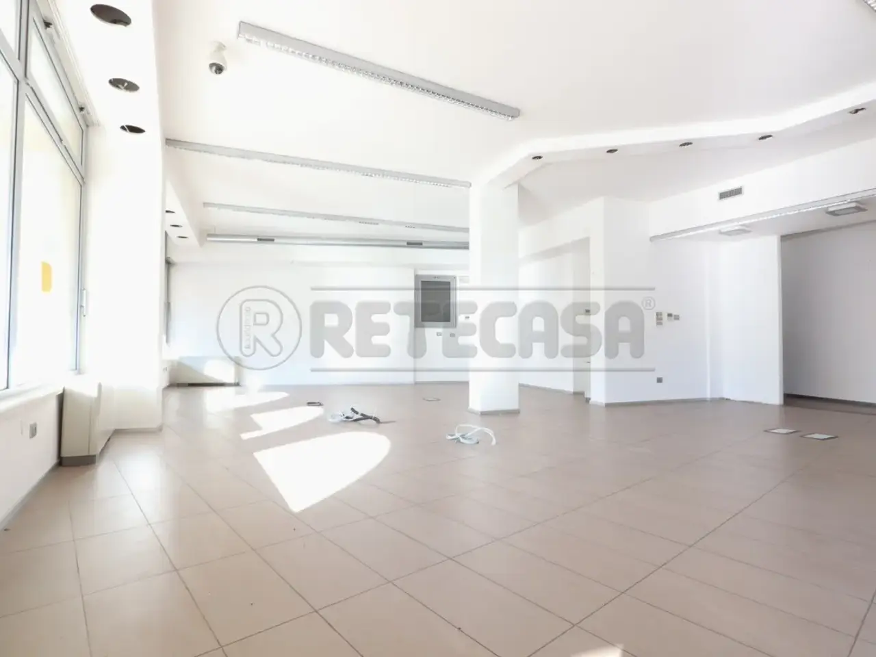 Palazzina commerciale in Via G Marconi 5, Altavilla Vicentina, {3} - Foto 2