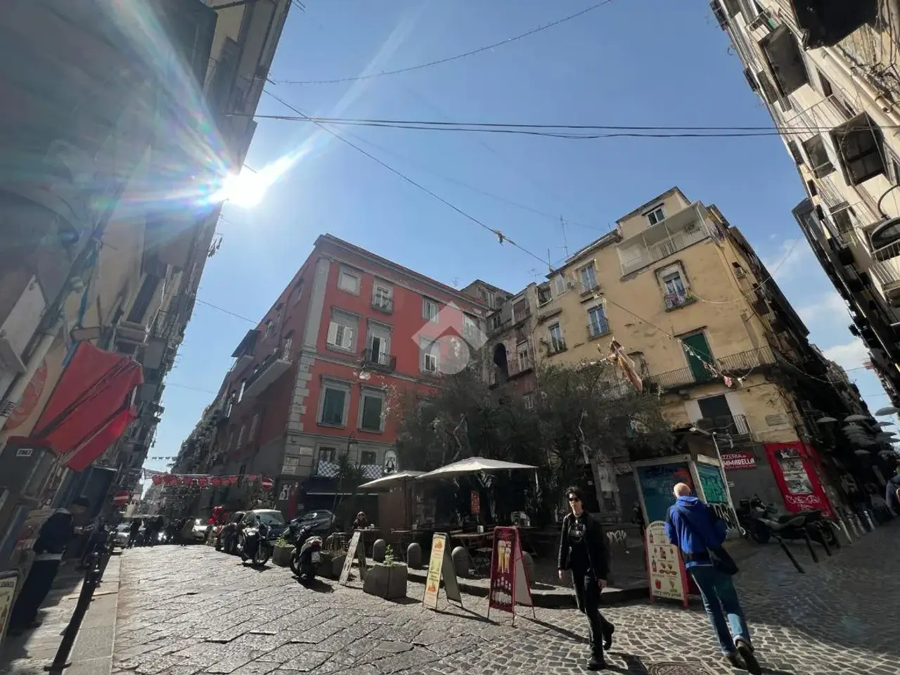 Magazzino in Via dei Tribunali 169, Napoli, {3} - Foto 1