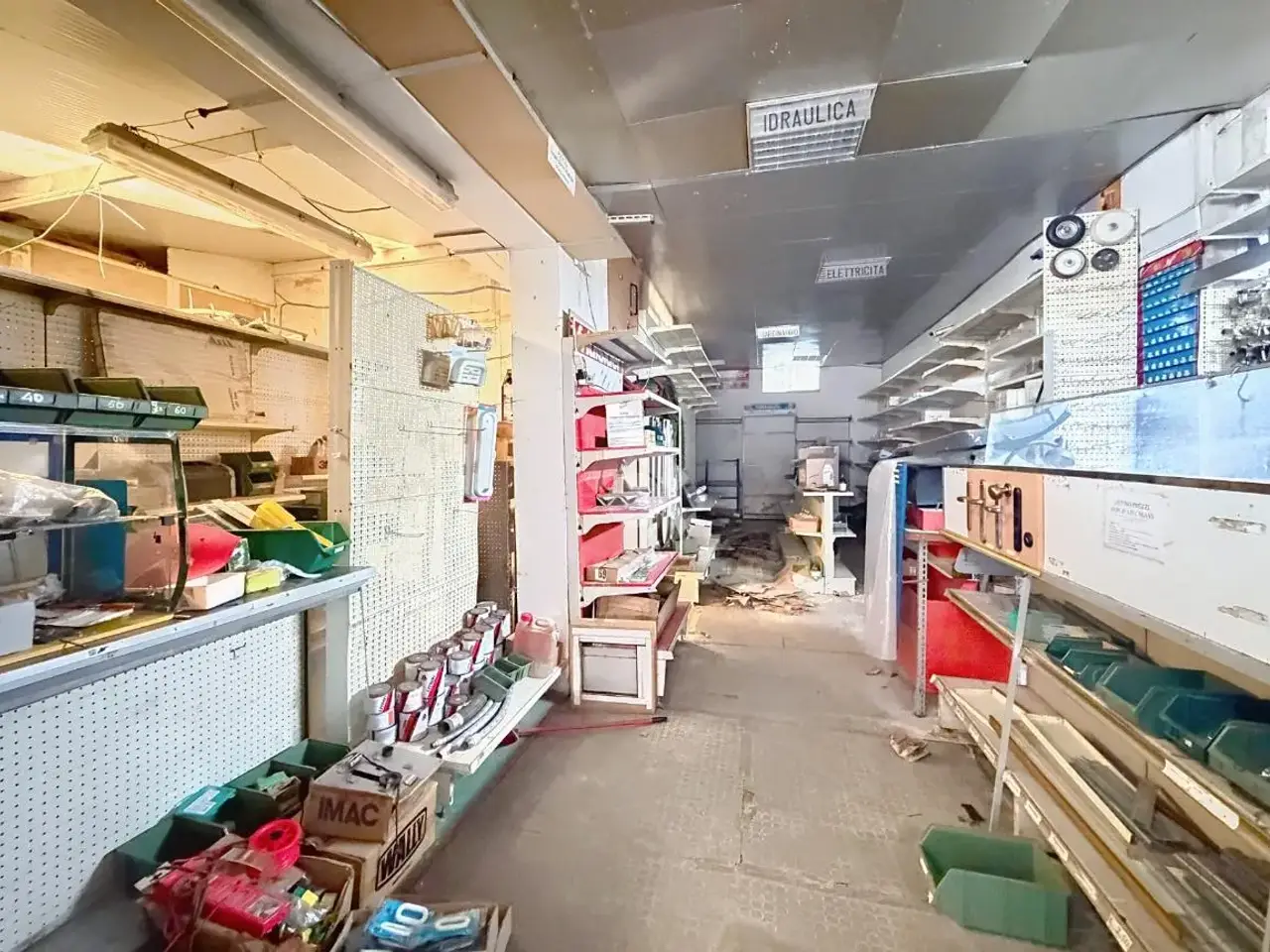 Negozio in Borgo dei Cappuccini 110, Livorno, {3} - Foto 1
