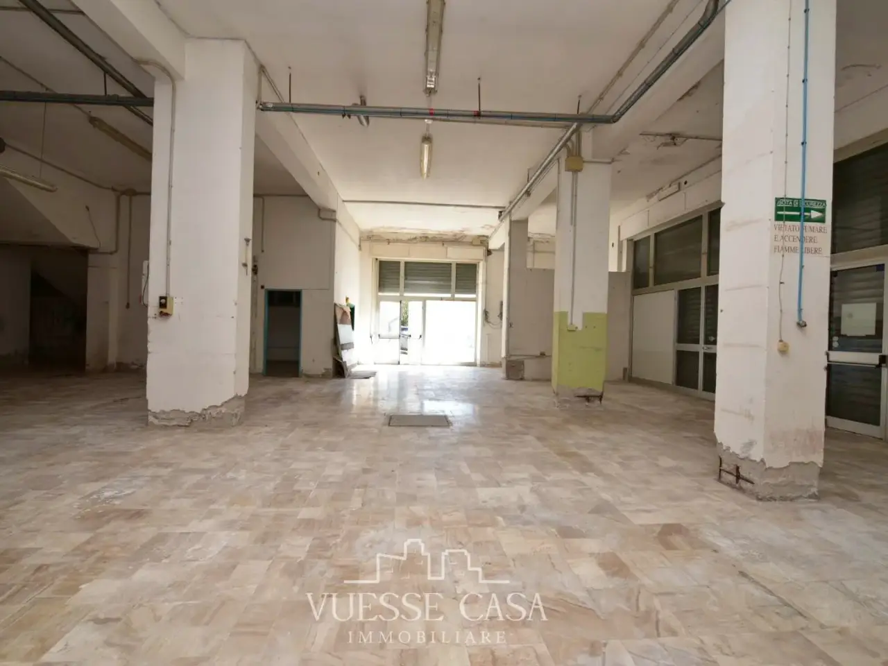 Magazzino in Via Carbonia Nuoro, Nuoro, {3} - Foto 1