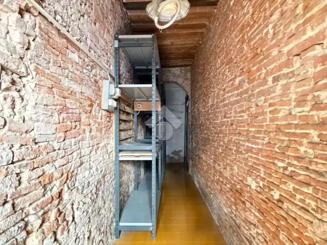 Magazzino in Via Santa Marta 35, Pisa, {3} - Foto 1