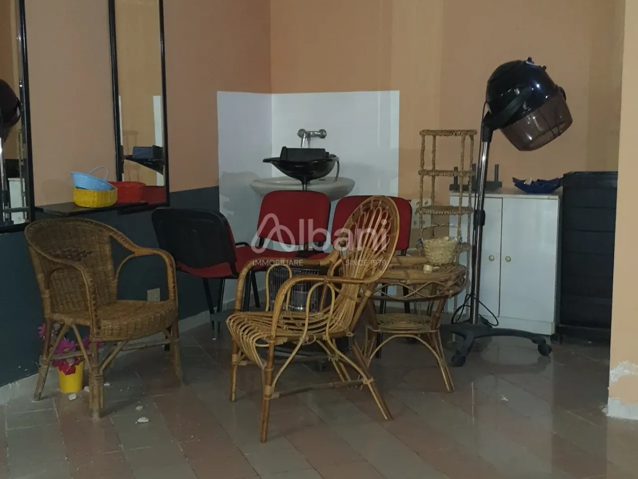 Palazzina commerciale in , Arcola, {3} - Foto 2