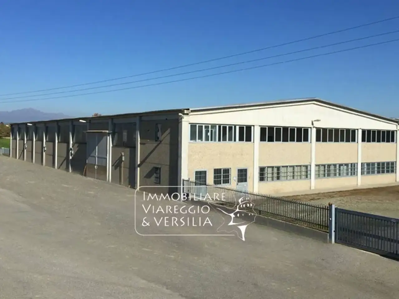 Magazzino in Via dei Metalmeccanici 78, Camaiore, {3} - Foto 1