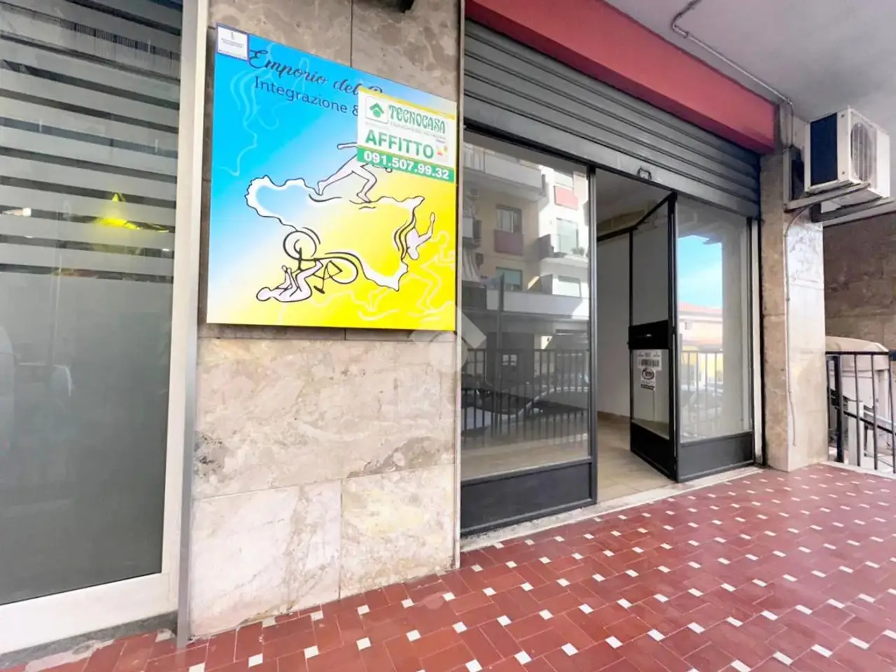 Negozio in Via Aldo Moro 23, Monreale, {3} - Foto 1