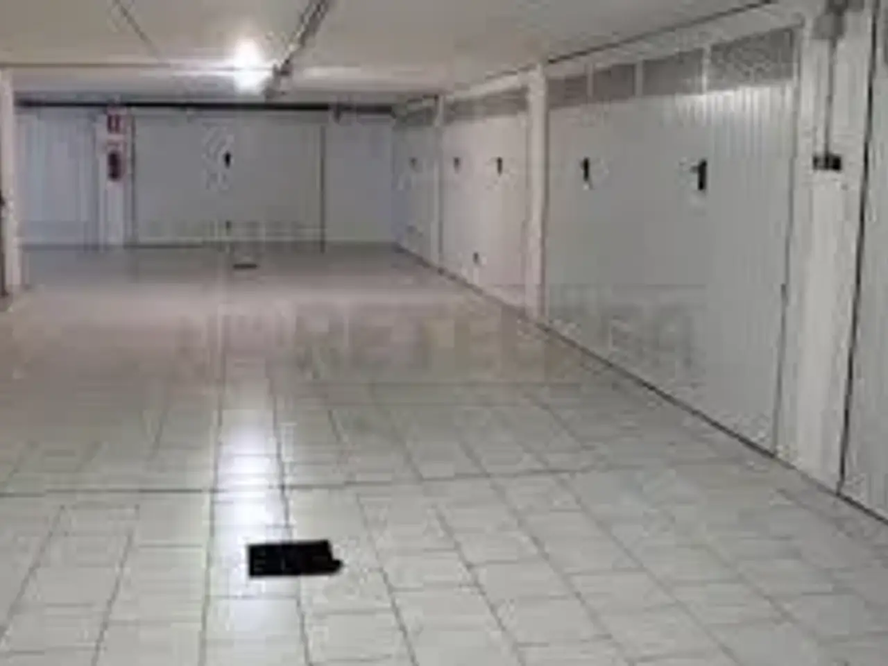 Parcheggio chiuso in Via dei Trozi, Montecchio Maggiore, {3} - Foto 1