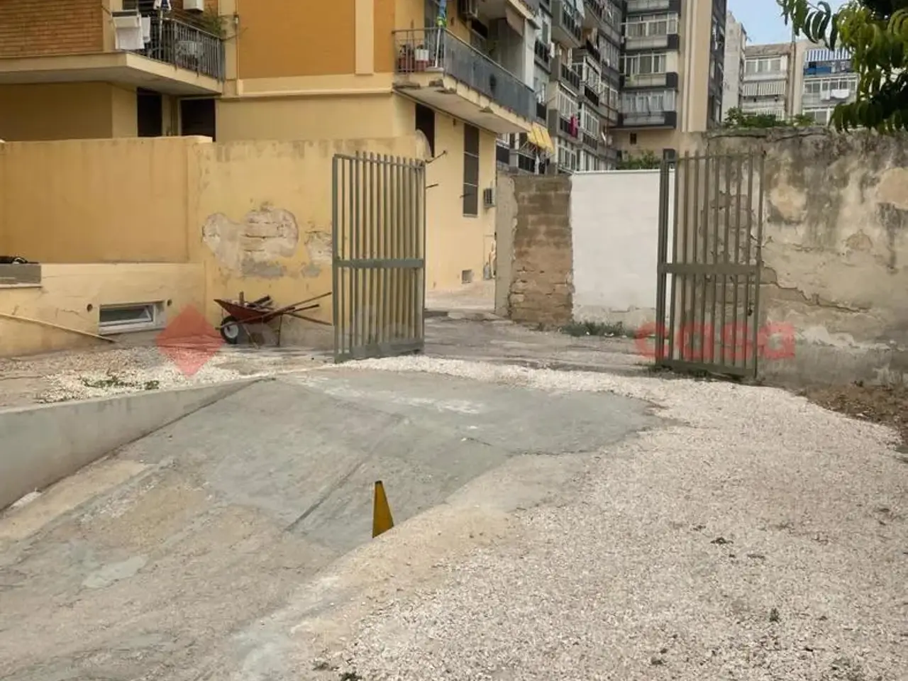 Magazzino in Strada San Girolamo  2/16, Bari, {3} - Foto 2