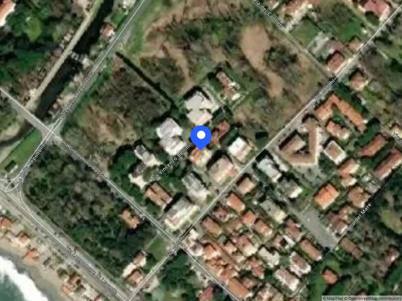 Magazzino in Via V. Bellini, 23 23, Massa, {3} - Foto 1