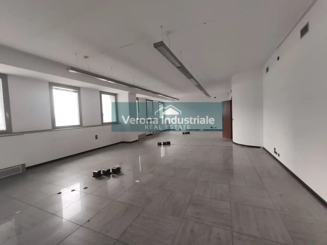 Ufficio in Viale Postumia 58, Villafranca Di Verona, {3} - Foto 1