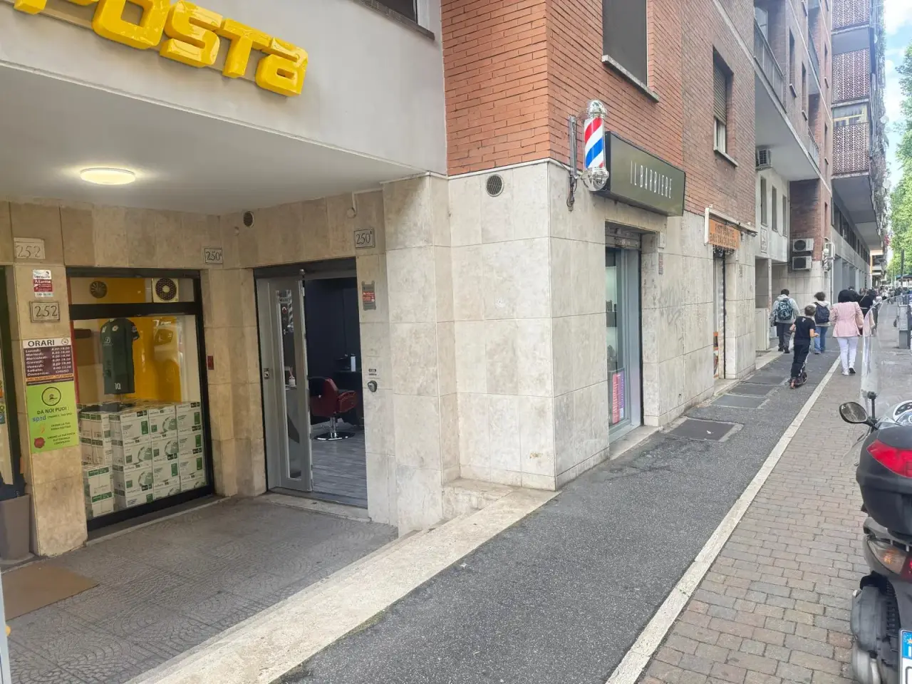 Negozio in Via Oderisi da Gubbio 250, Roma, {3} - Foto 2