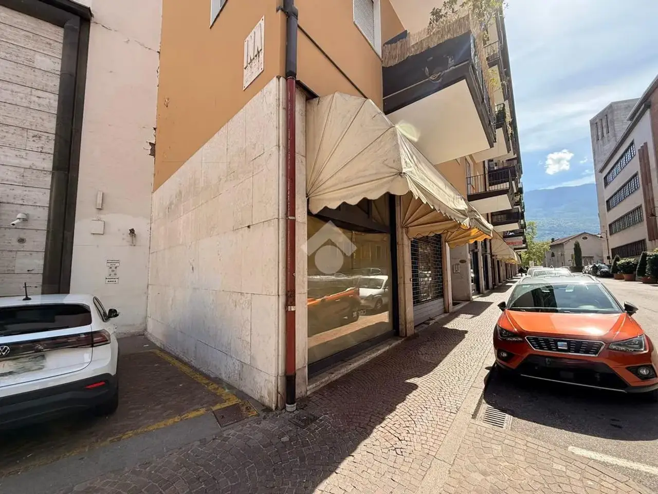 Negozio in Via Galileo Galilei 5, Trento, {3} - Foto 1
