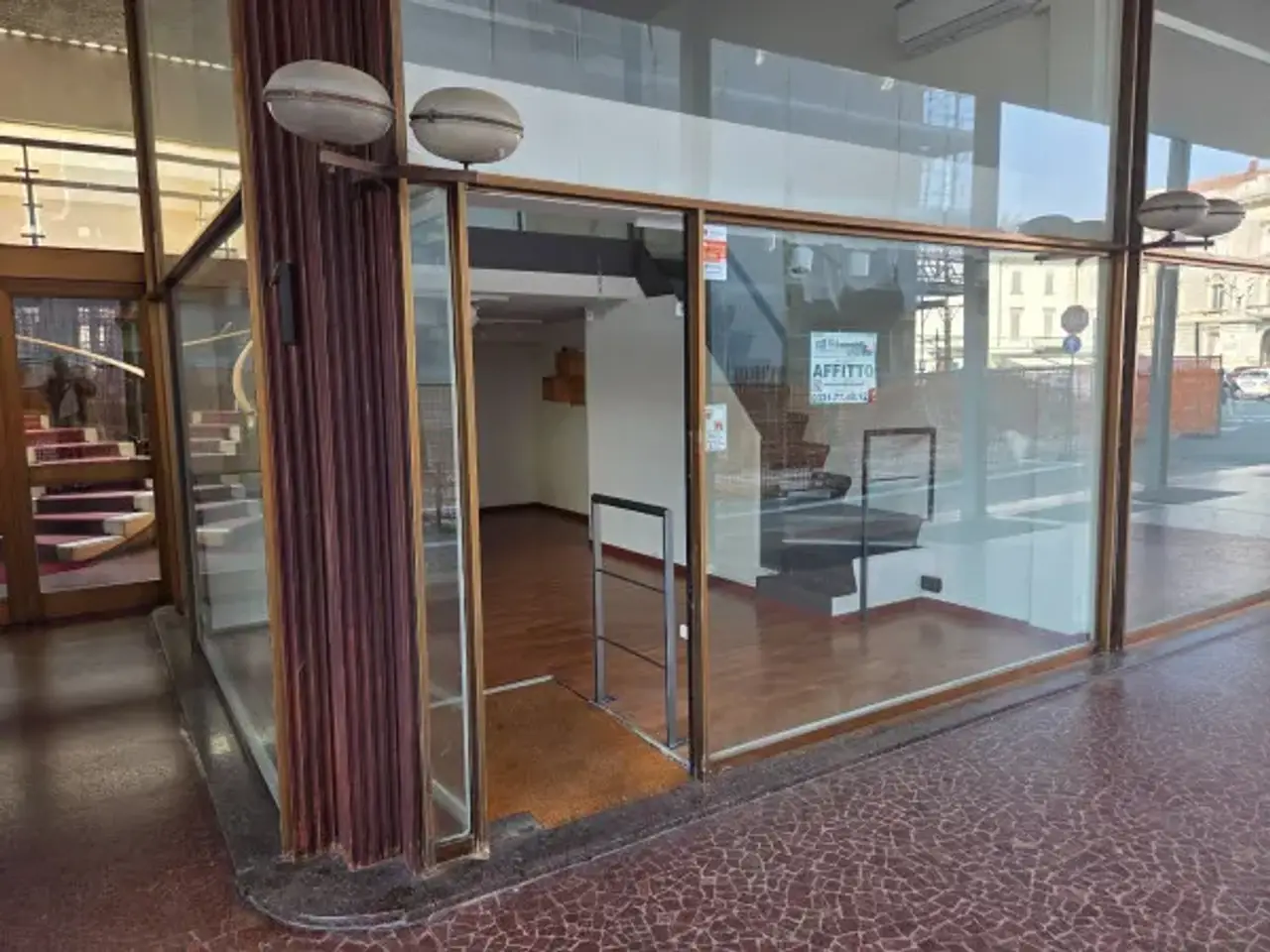 Negozio in Via Filippo Turati, Gallarate, {3} - Foto 1