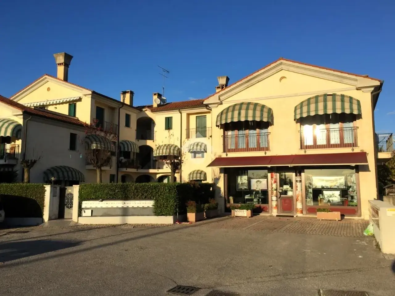 Negozio in Via Codalunga 38, Carbonera, {3} - Foto 1
