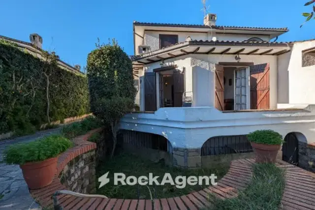 Two-family villa in Via Terracina 263, San Felice Circeo - Photo 1